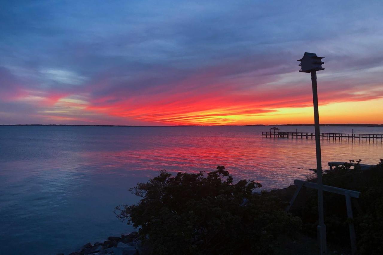 Waterfront Harkers Island Home Sunset View And Dock Bagian luar foto